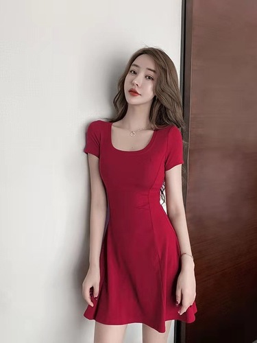 Fashion Youthful Slimming Dress 2025 New Summer Trendy and Elegant Skirt Short Length Small Figure Fitted Skirt
