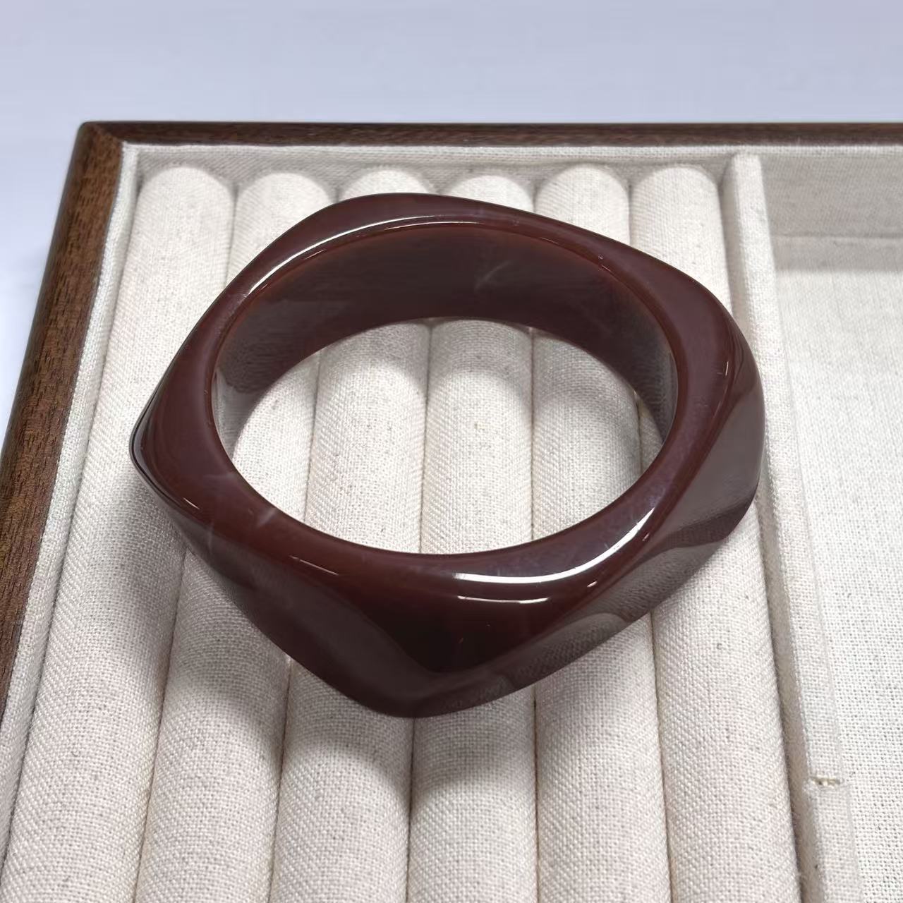 Diamond brown - inner diameter 65mm, weight 53g