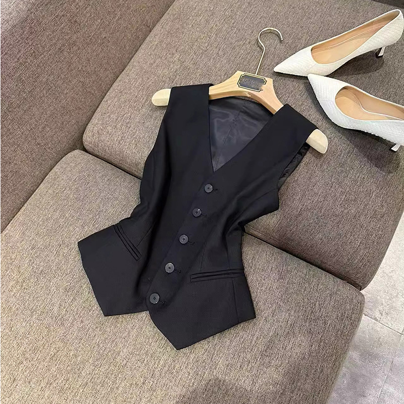 Completo pantalone donna con gilet in lana e seta scollo a v_voghion.com