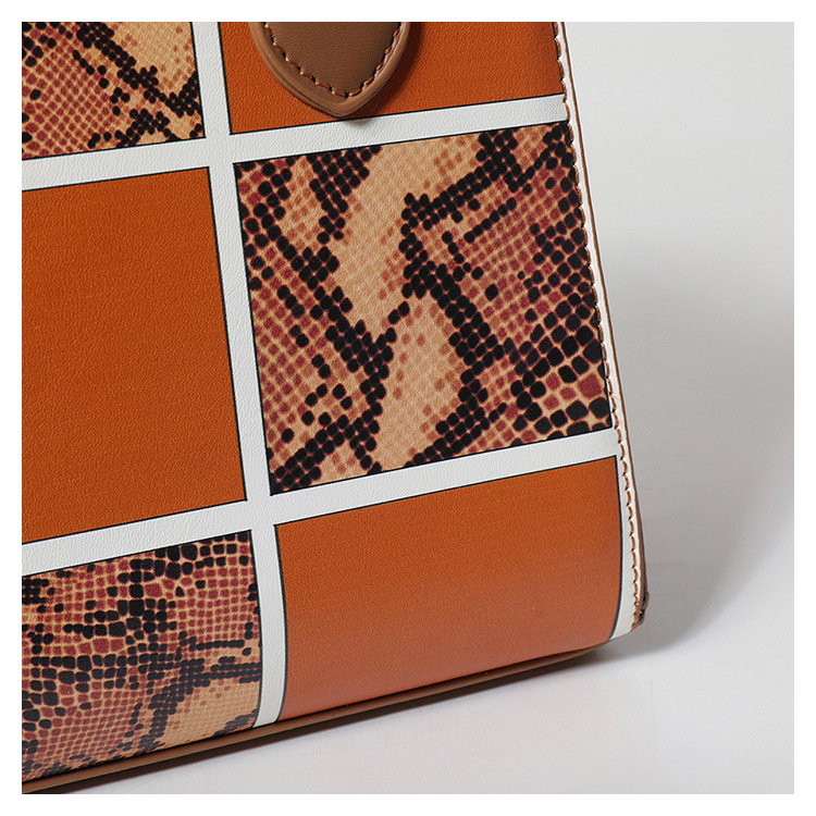 Women's Medium Pu Leather Plaid Elegant Classic Style Zipper Crossbody Bag display picture 14