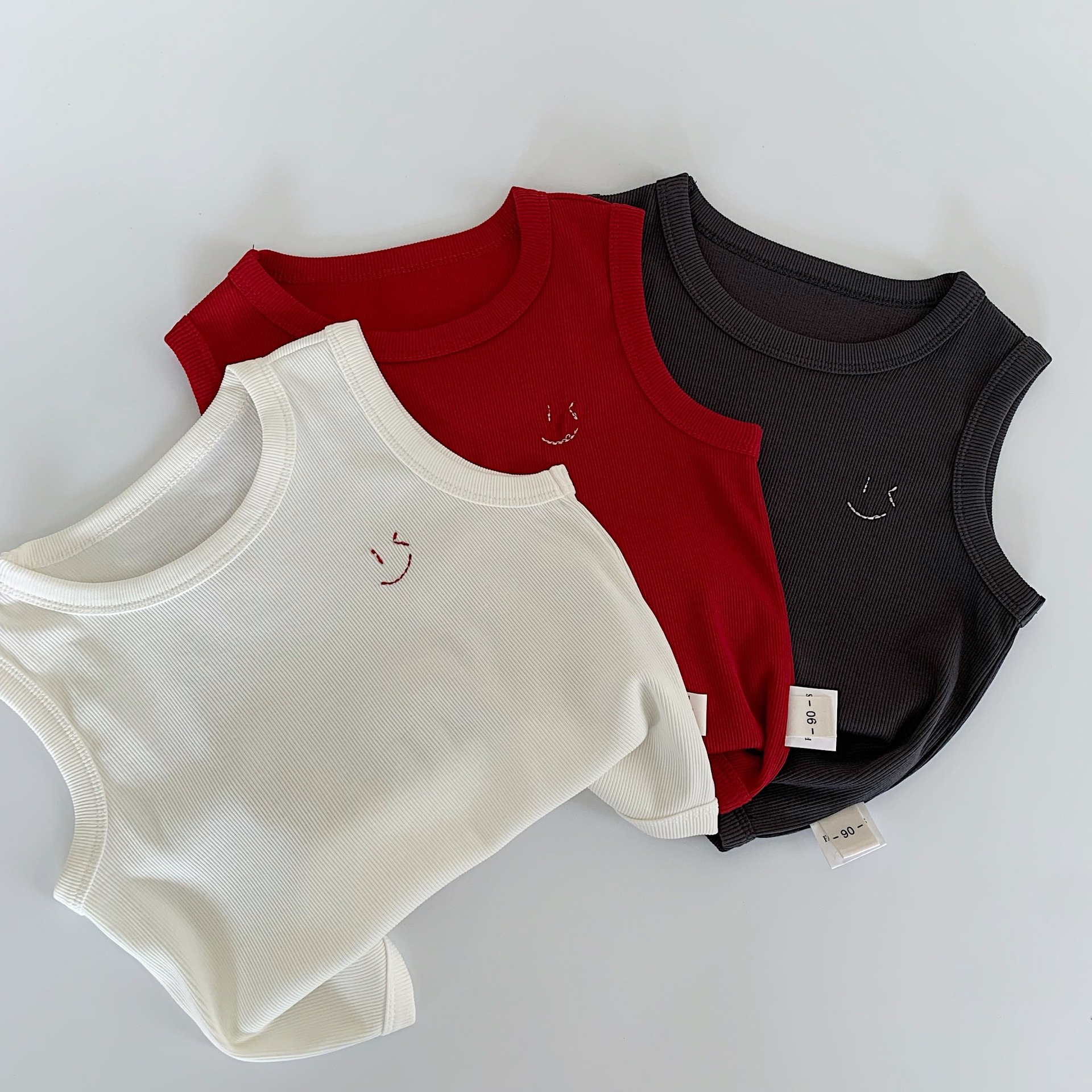 Chaleco sin mangas de verano para niños Maibao 2025 nuevo estilo coreano para niños y niñas color puro estilo occidental ropa de verano