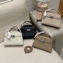 ����С������ɫ �μ��б���K����i���b�������p�ݰ���녶��