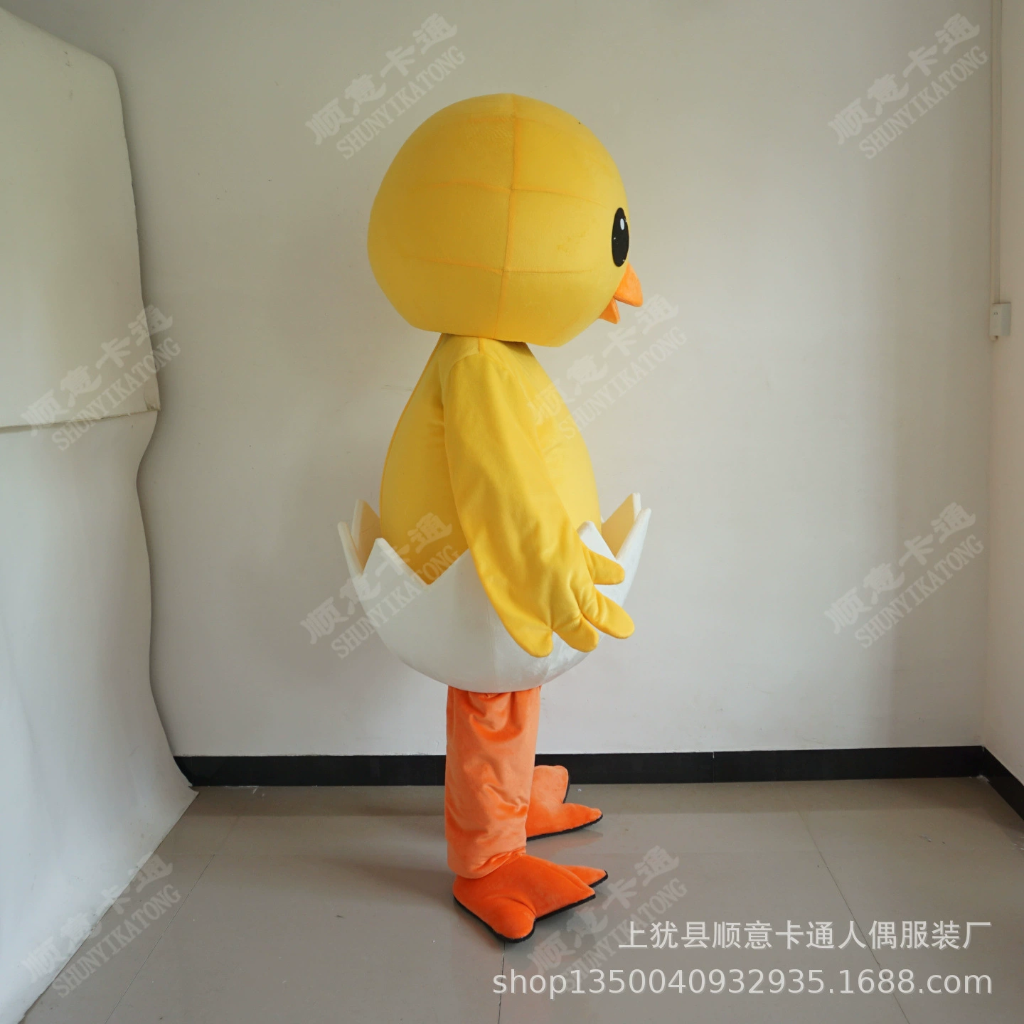 Смесь: Eggshell Duck Doll Costume People Wear Performance Props Costumes Duck Walking Suit Broken Shell Little Yellow Duck Doll Costume — Перевод: Кукла Eggshell? лучше: Кукла-персонаж из яйца-утка костюм, реквизит для выступления, костюмы утка в походке, сломанная скорлупа, маленькая желтая утка кукла костюм