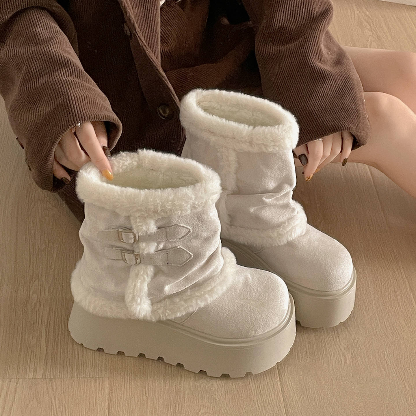 Blanco retro fondo grueso más vello grueso botas de nieve para mujeres 2025 nuevo calentamiento de invierno calzado de algodón de lana noreste