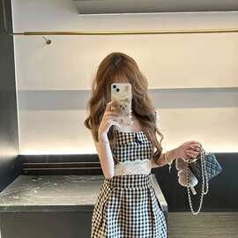 韩系女春夏蕾丝边收腰无袖设计短裙甜妹穿搭娃娃领格子背心连衣裙