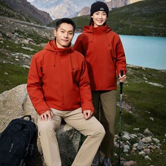 2025薄款连帽压胶冲锋衣男款女款防风防水春秋保暖外套情侣款山系