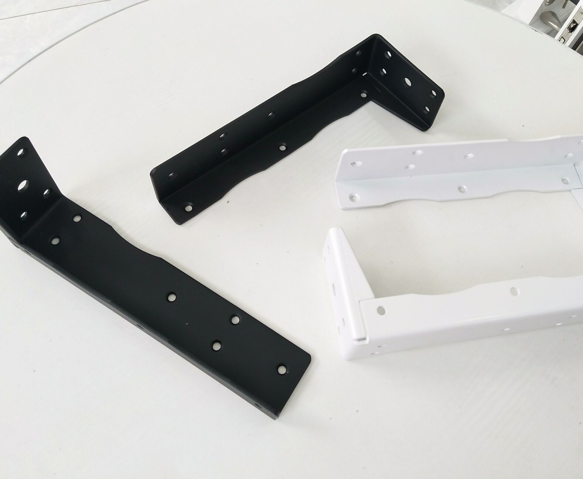 Escritorio colgante de alta resistencia que cuelga gabinete de TV gabinete de baño gabinete colgante de gabinete soporte marco ángulo código