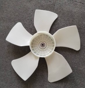 Electronic fan blade suitable for the overseas version of Nissan fan blade 16361-0H070