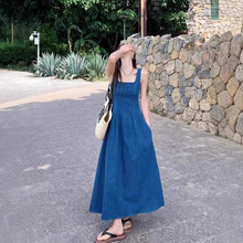 蓝色无袖牛仔吊带裙连衣裙子女夏季新款方领收腰显瘦法式气质长裙