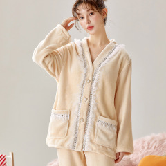 コーラルベルベットのパジャマ女性秋冬vネックの甘いカーディガンのフランネルの厚い保温スーツの家庭服の冬