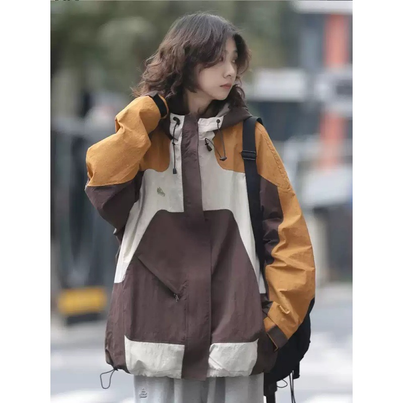 户外情侣冲锋衣男女年春秋季新款拼接撞色登山服休闲夹克黄色