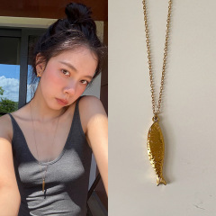 宋妍霏同款金色小鱼吊坠项链女复古轻奢时尚潮流百搭颈链锁骨链