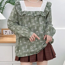 ���b��Ʒ ��ϵС��������һ���Iľ��߅ƴ�ӌ����L���r��Ů�����