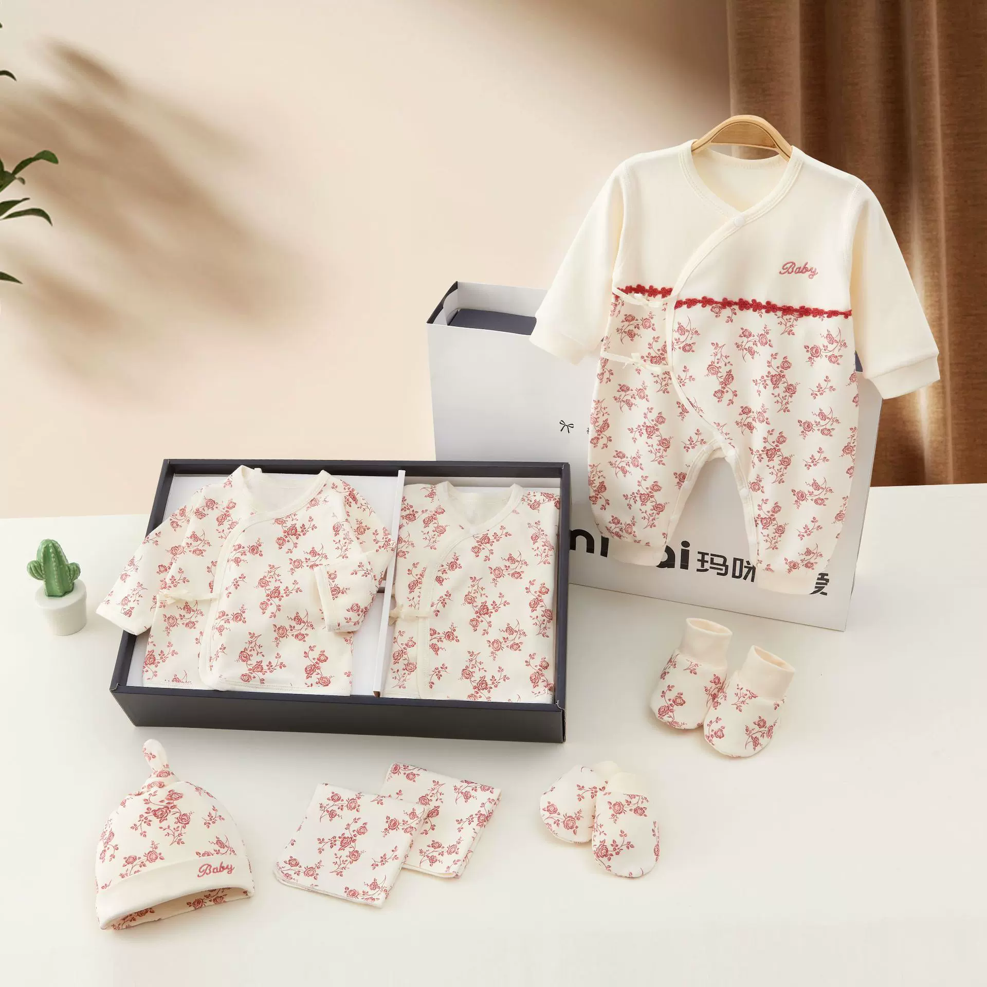 婴儿连体衣满月新生儿无骨春秋纯棉哈衣男女宝宝婴幼儿童拜年爬服