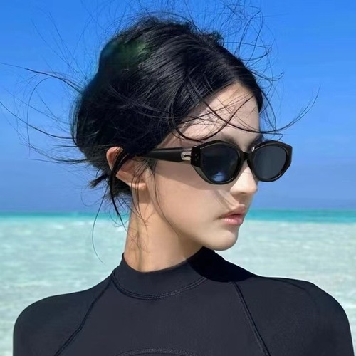 Dada Sunglasses for Women, Face-Smoothing Style, Yang Mi Inspired, UV Protection, Small Frame Retro Cat-Eye Sunglasses
