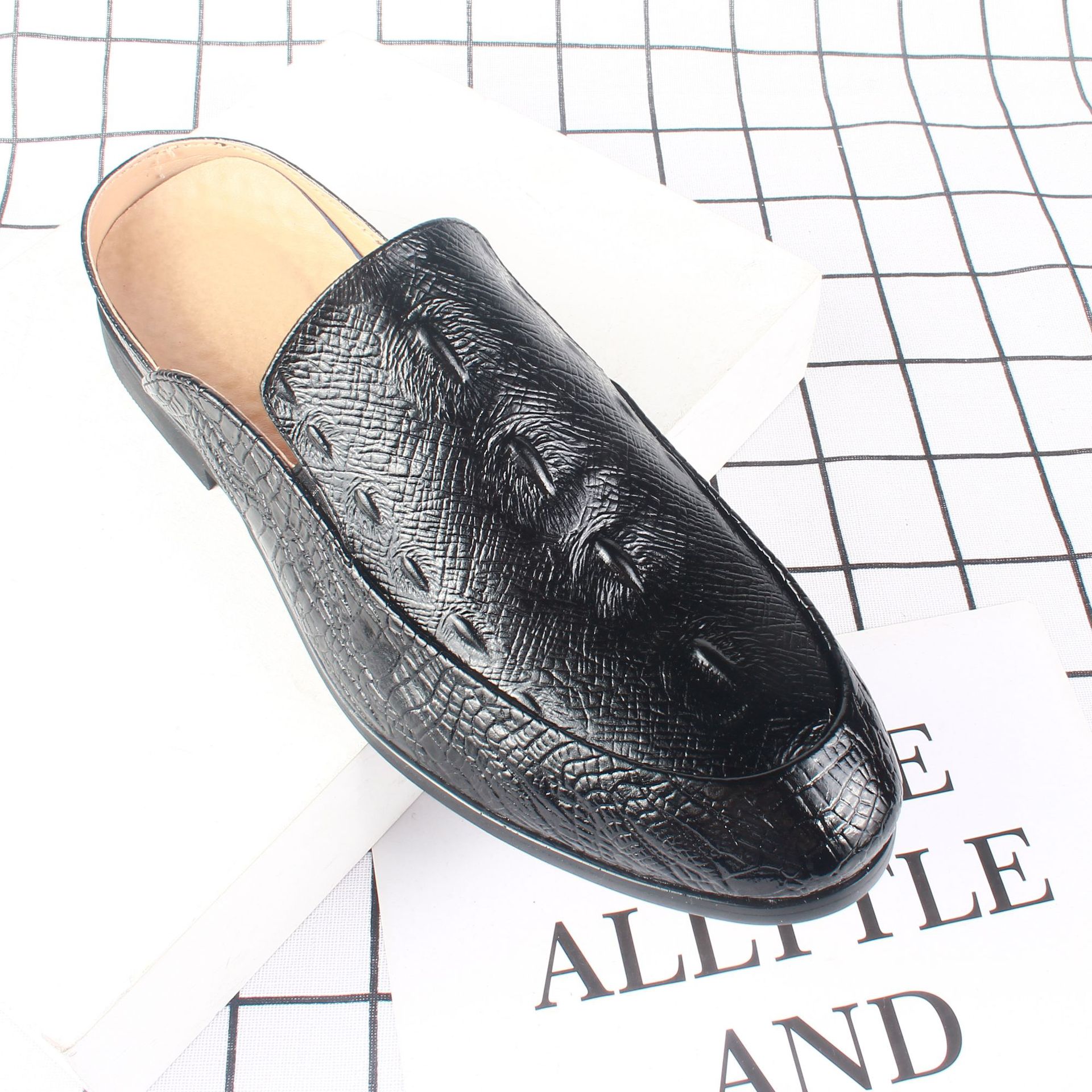 �ļ�͸������Ь�к�������һ�ŵ��������϶���Ь����ʦСƤЬ015