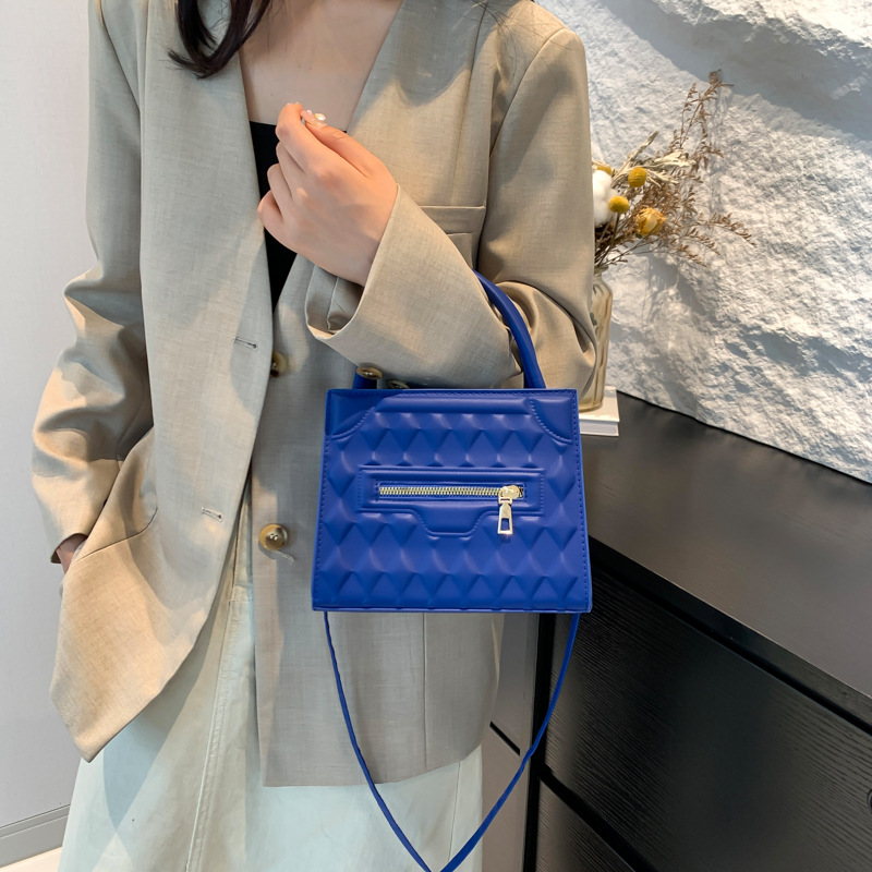 Simplified diamond grid embossed women's handbag 2024 new solid color Korean version stylish single shoulder crossbody_voghion.com