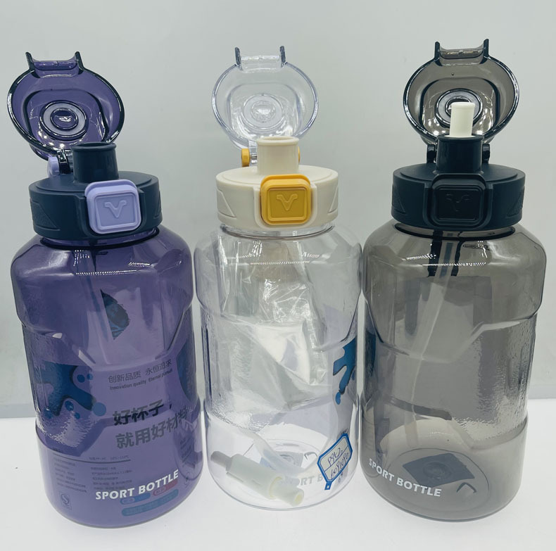 Yili 9953 gran capacidad espacio taza 2000ml doble bebida deportes taza de plástico con cuerda taza de plástico fábrica al por mayor