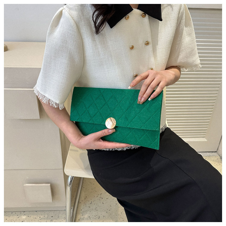 Black Rose Red Green Felt Solid Color Lingge Metal Button Square Evening Bags display picture 3