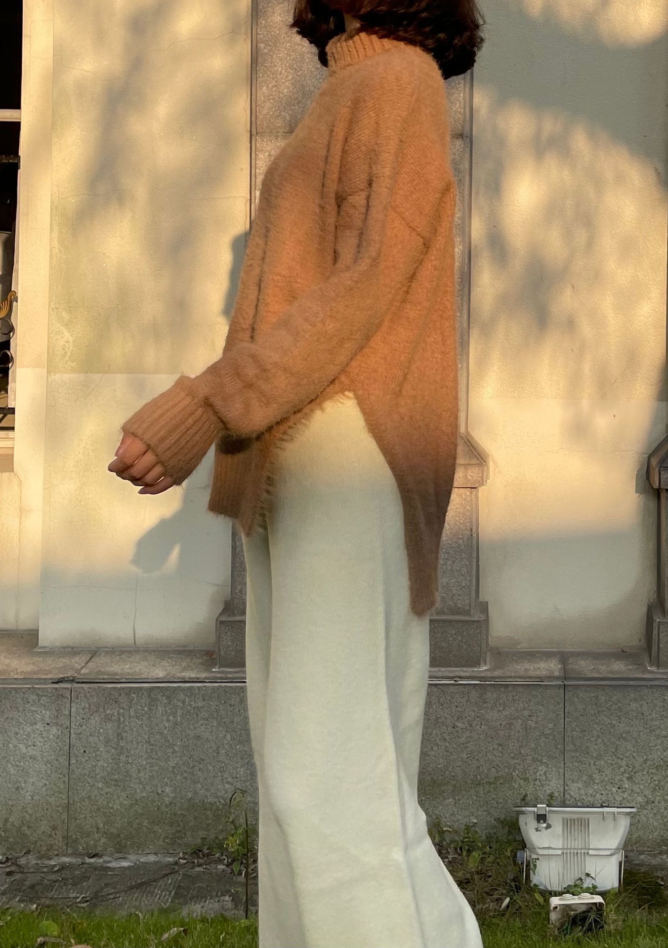 晚晚同款法式小众长袖针织宽松型圆领套头韩版气质通勤纯色毛衣-阿里巴巴