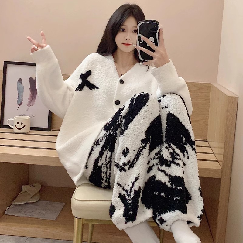 Korean Style Stripesd Half-Velvet Pajamas for Women Winter New Thickeneded Plush Knitted Autumn and Winter Home Wear Set Can Be Worn Outside