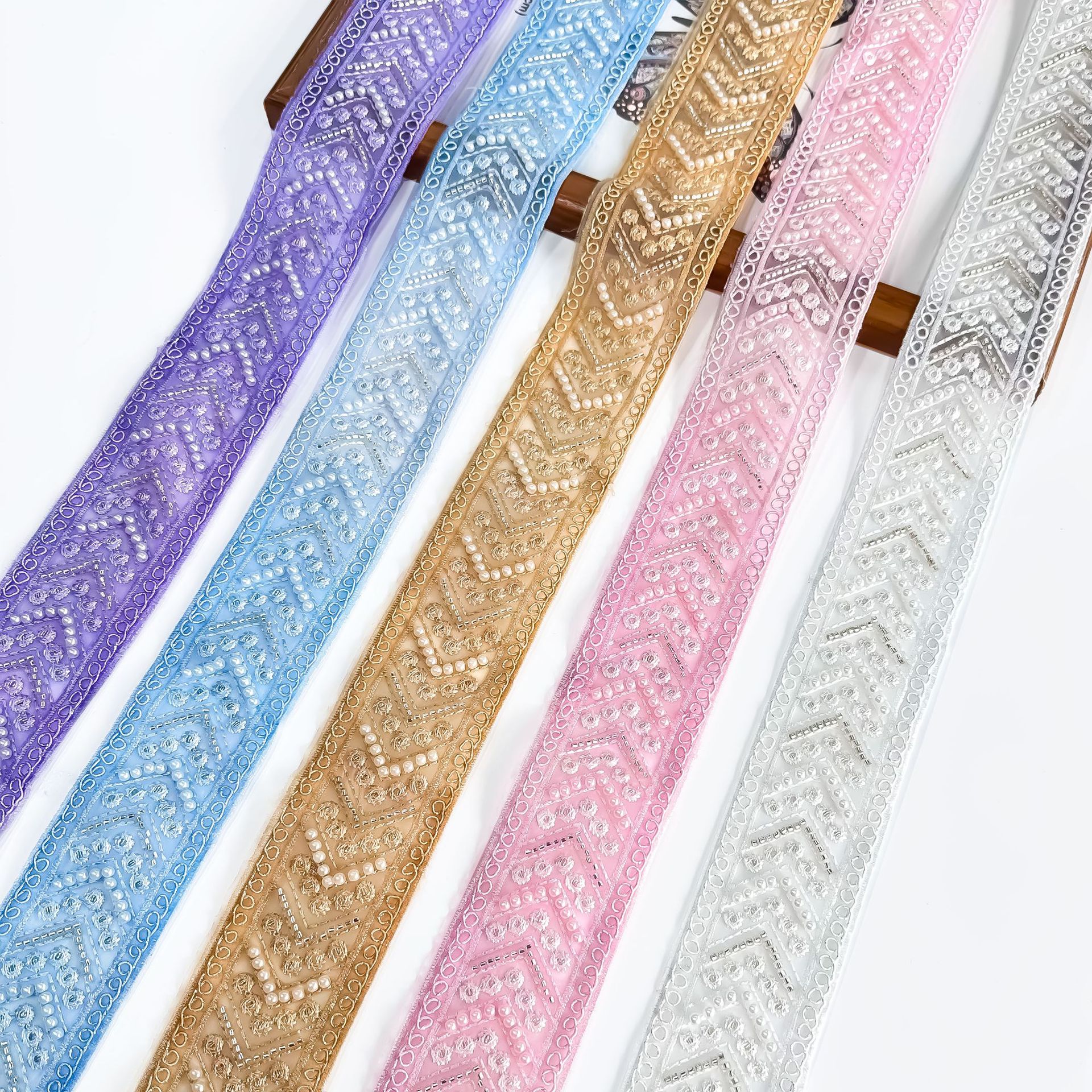 Fabricante mayorista de ergena base clavos de diamante encaje código de barras cortinas prendas de vestir accesorios diy