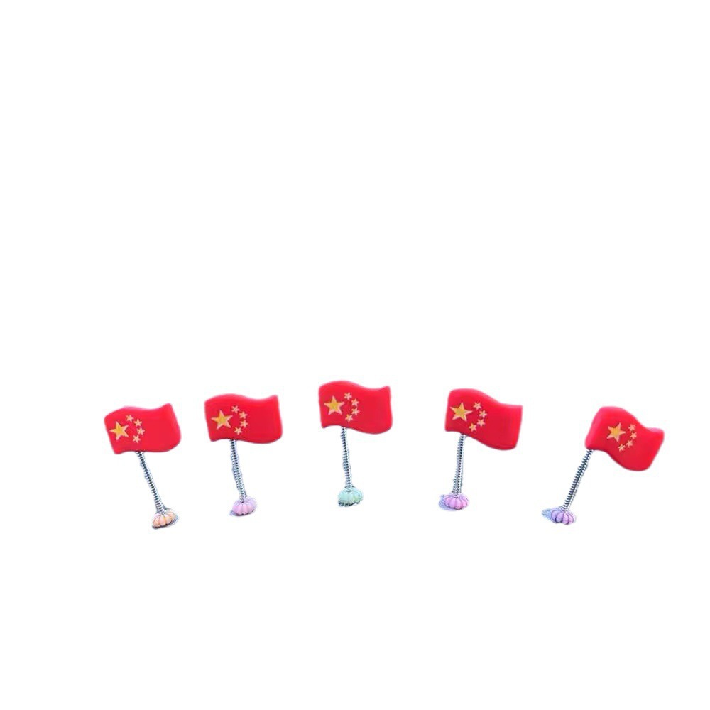 Linda decoración de coche moviendo la cabeza Adornos de bandera roja Suministros de decoración de coche Espejo retrovisor del copiloto Accesorios de coche