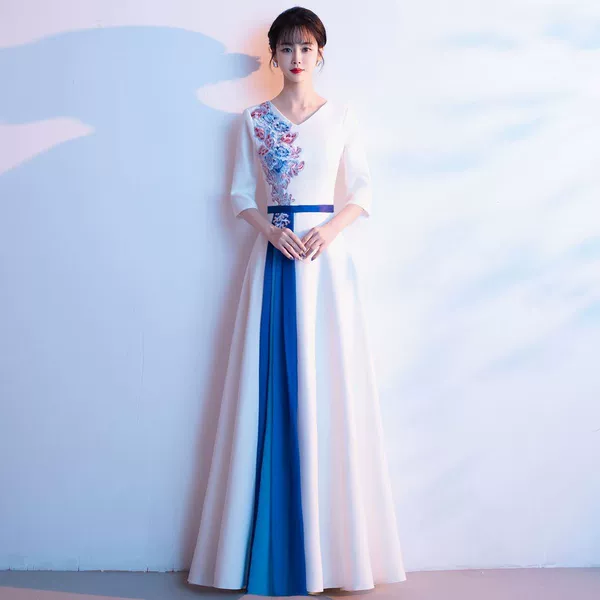 Style 1 V-neck white flutter