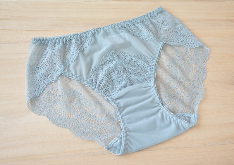 Long-Term Supply Recommends S607 Lace Mesh Women's Briefs in Large Sizes and Multiple Colors