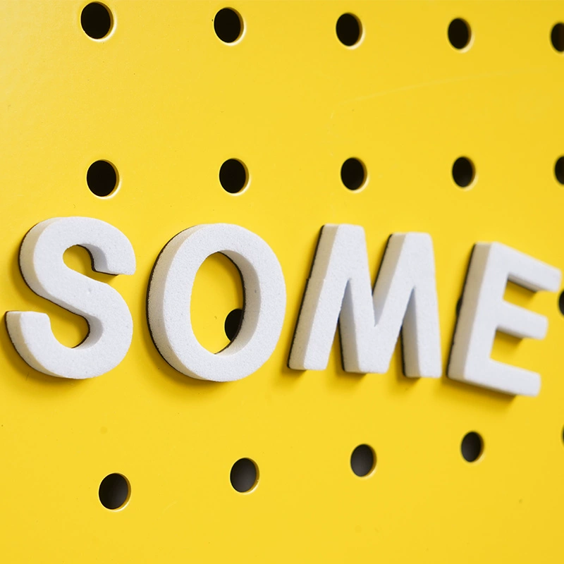 Аксессуары для перфорированных досок, 26 английских букв на выбор, магнитные декоративные магниты на холодильник, настенные полки и стеллажи для хранения.