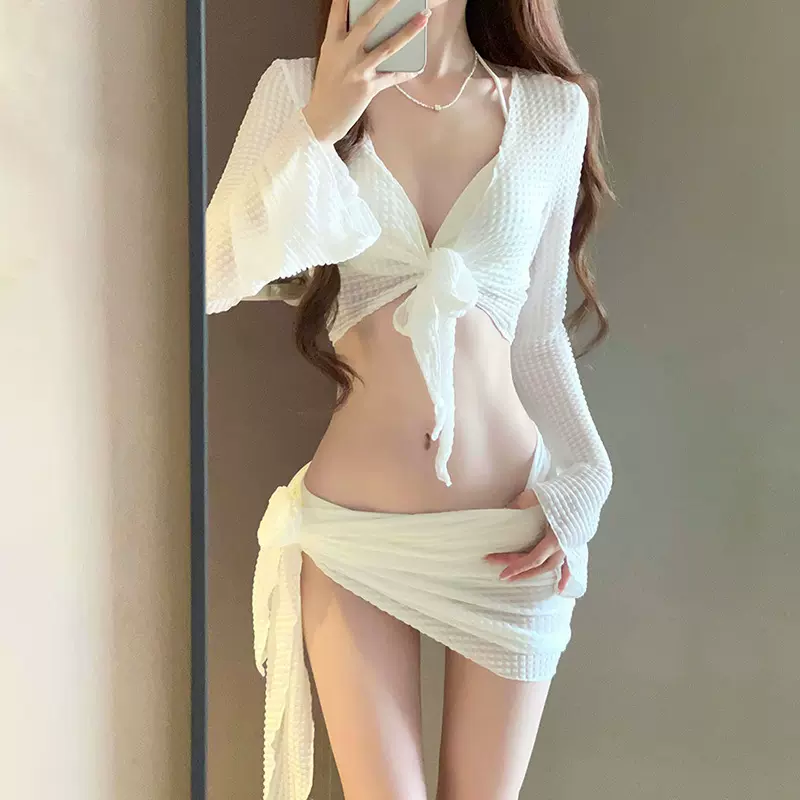 2026新款四件套高级感白色性感比基尼泳衣女分体泳衣三亚度假温泉