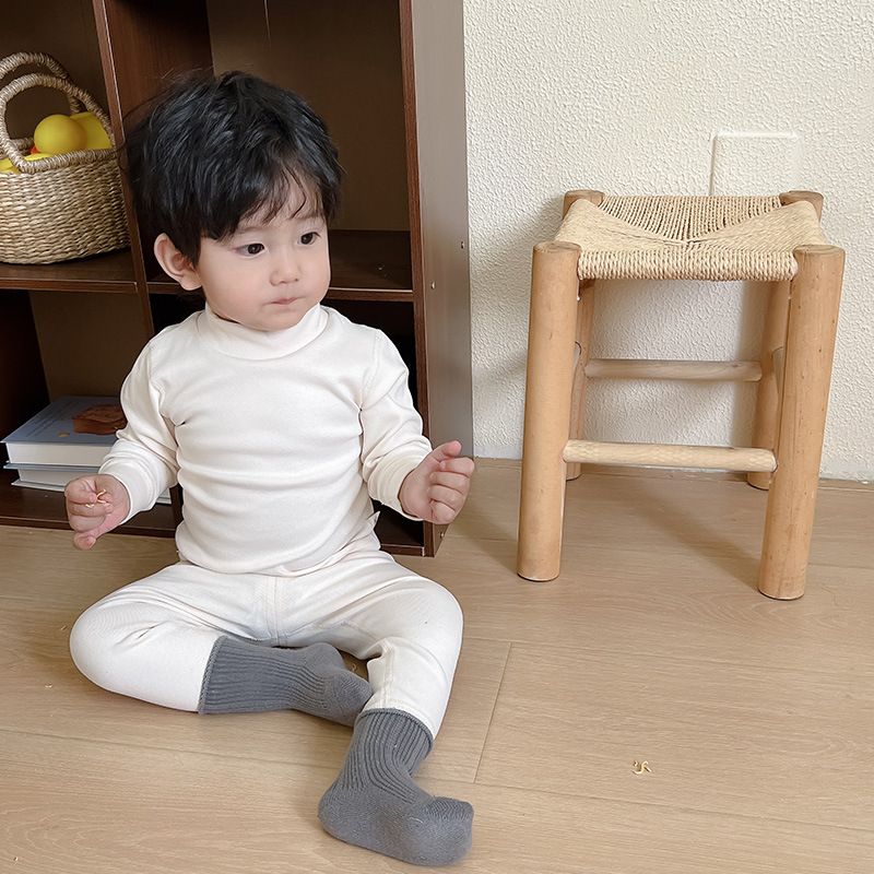 오프화이트 - 스레드 슬리브 하프 터틀넥 슈트