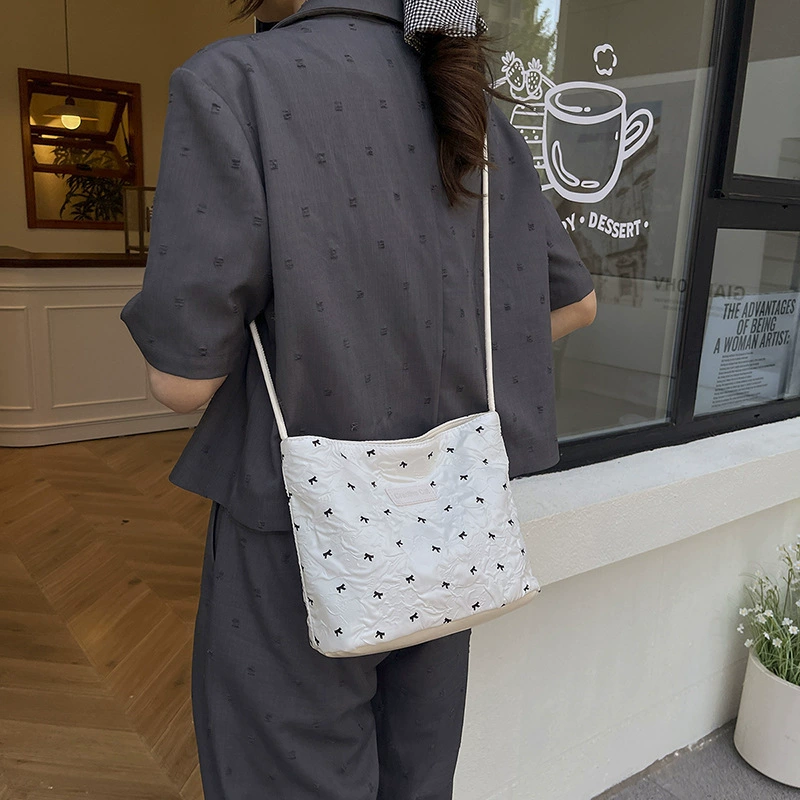 Сумка через плечо дляunderarm? подмышечная? в оригинале Underarm bag - это подмышечная сумка. Переведу как Подмышечная сумка, летняя сумка через плечо, вместительная модная сумка через плечо, западный стиль
