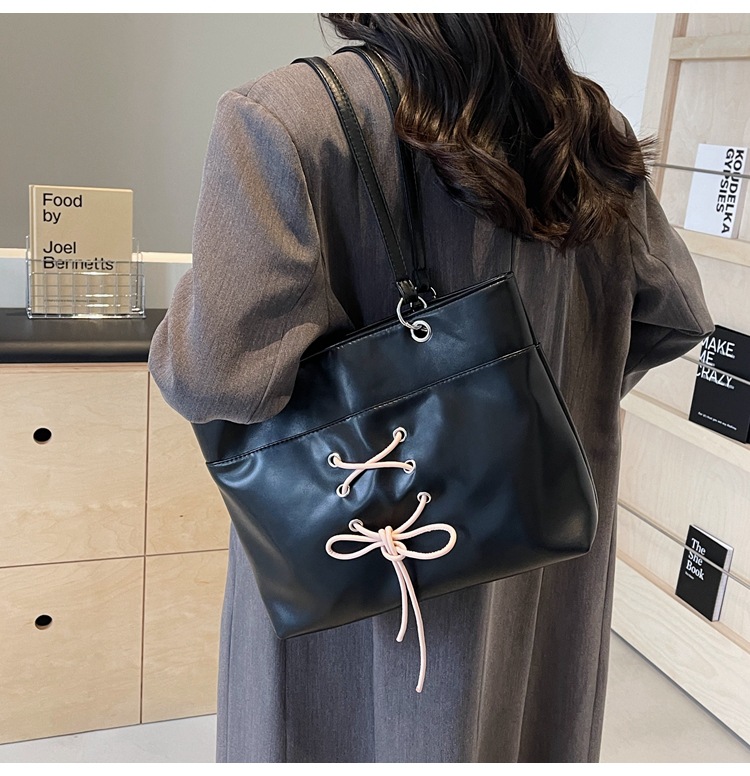 Women's Medium Pu Leather Color Block Basic Square Zipper Handbag display picture 17