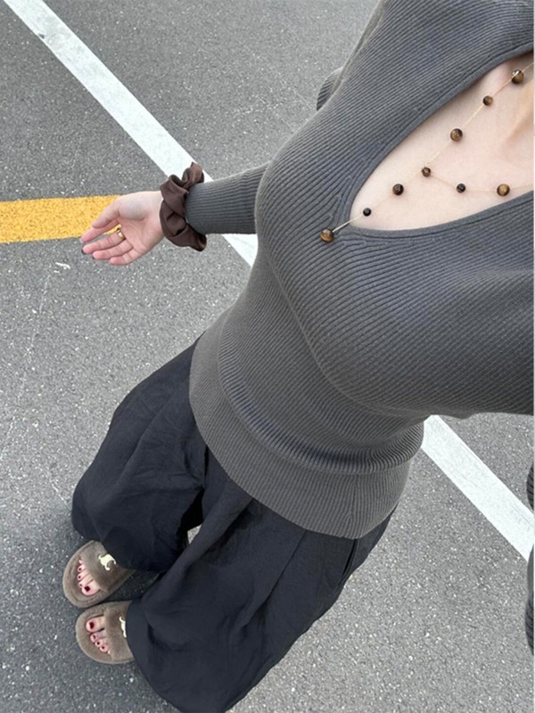 灰色短款低v领针织衫女秋季内搭紧身修身毛衣打底衫气质百搭上衣|undefined