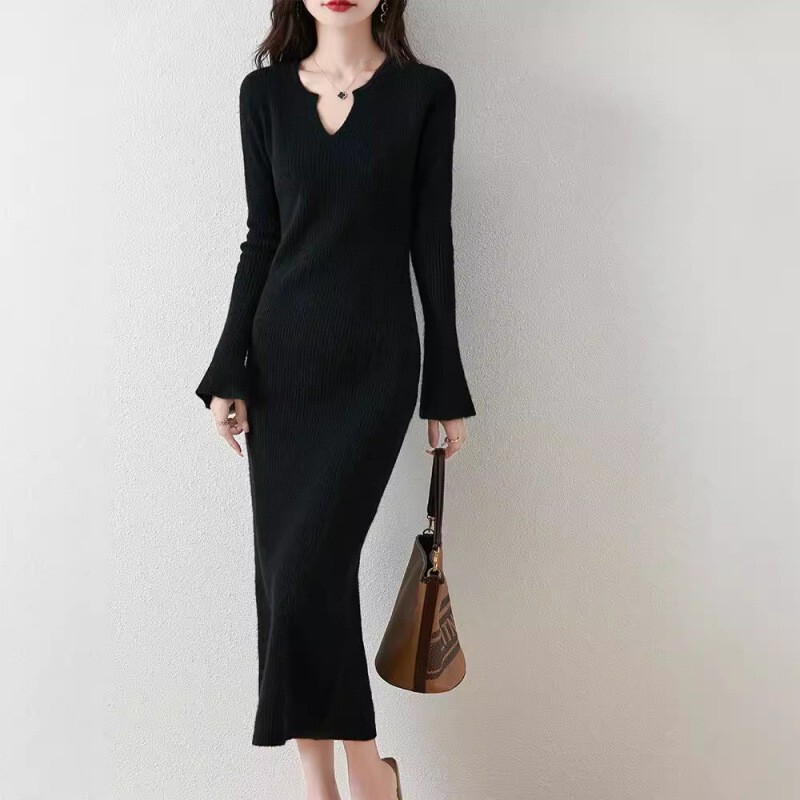 2025/Autumn and Winter Semi-Open V-Neck Dress with Flared Sleeves, Slim Fit, Over-The-Knee Knitted Long Sweater Dress