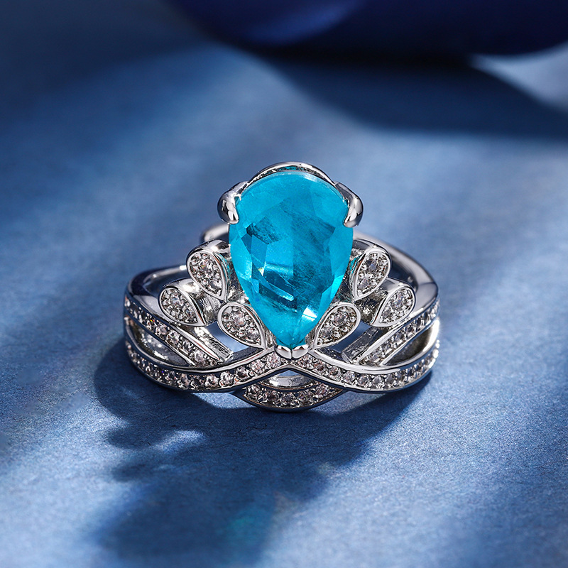 Zhuang Sheng joyería inferior de cobre chapado en oro retro moda simulación color tesoro corindón rojo diseño corona anillo femenino 8*12