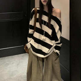 慵懒风复古撞色条纹斜肩针织衫女秋季宽松气质露肩打底衫休闲上衣