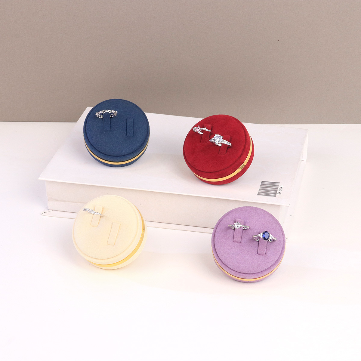 ���ݴ��ⳬ���鱦���е���������ָ��Ʒչʾ�ܹ�̨�鱦��װ���μ�