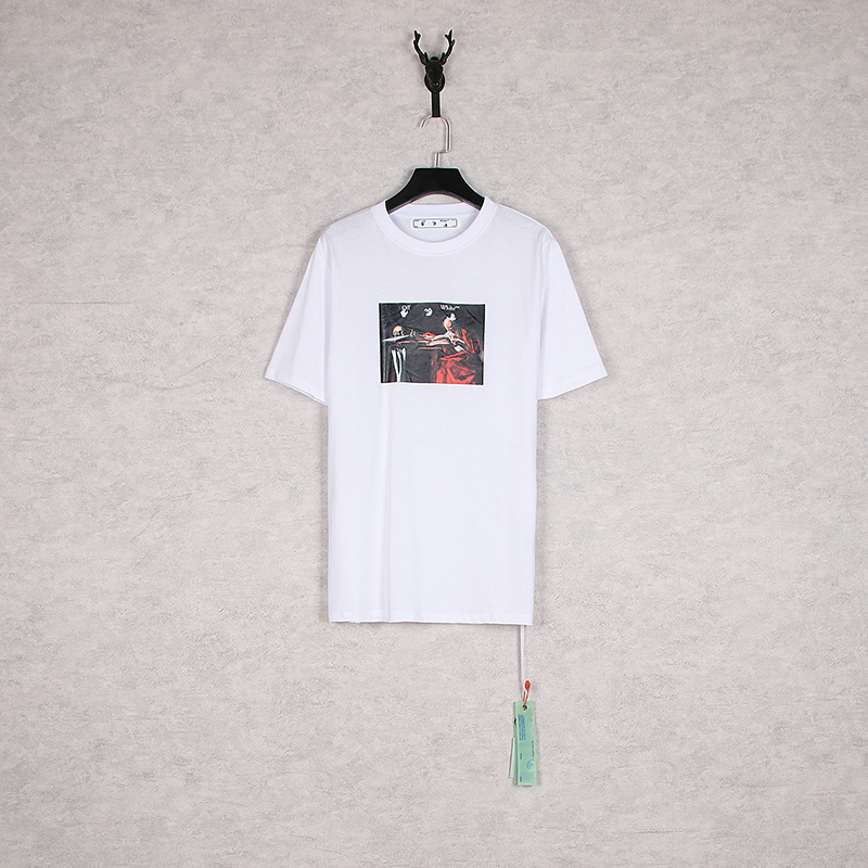 [Código Europeo] de flecha de gradiente clásico disuelto línea de advertencia de graffiti ow marca de moda pareja religiosa Camiseta de manga corta