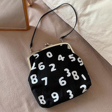 现货数字口金包手拎单肩斜挎小包日系新款长肩带贝壳夹子包包女