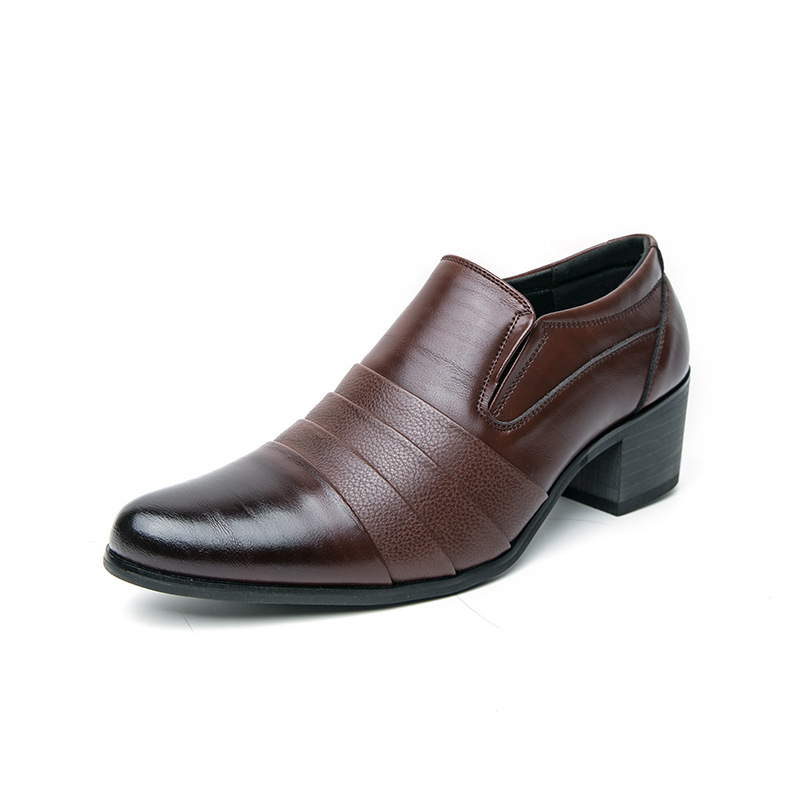 Zapatos de cuero formales de realce interior para hombre 2025 primavera y otoño nuevo estilo británico tacón alto punta puntiaguda suela blanda cubierta de zapatos de hombre joven de corte bajo