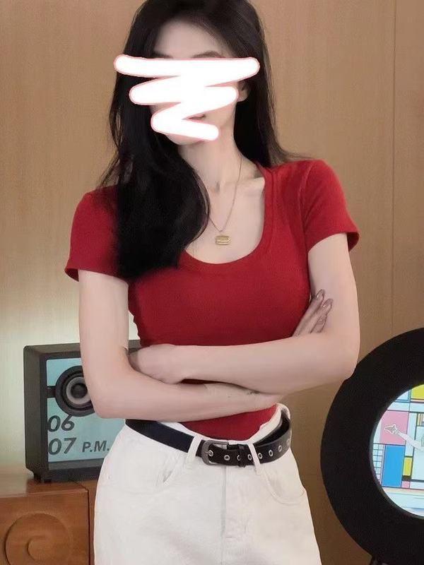 春夏の新スタイルビッグUネック半袖Tシャツホットガールスタイル2025ファッションカジュアルスリムフィットトップ女性のボトリングシャツ|undefined