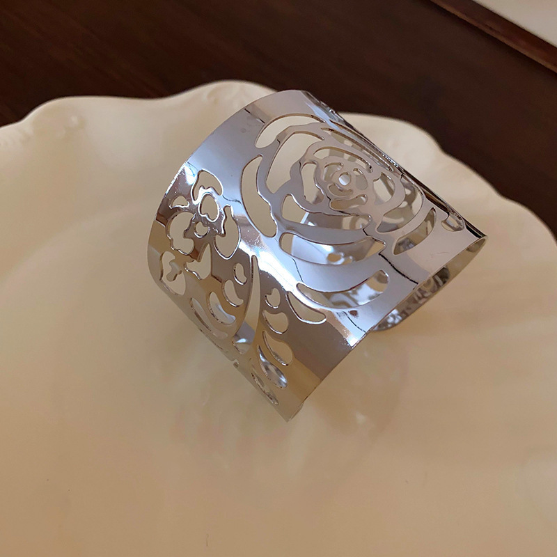 冷たい風のシンプルな金属の格子縞のブレスレット欧米の越境する新型の手環の小さい大衆のファッションの高級感の手飾りの卸売り|undefined