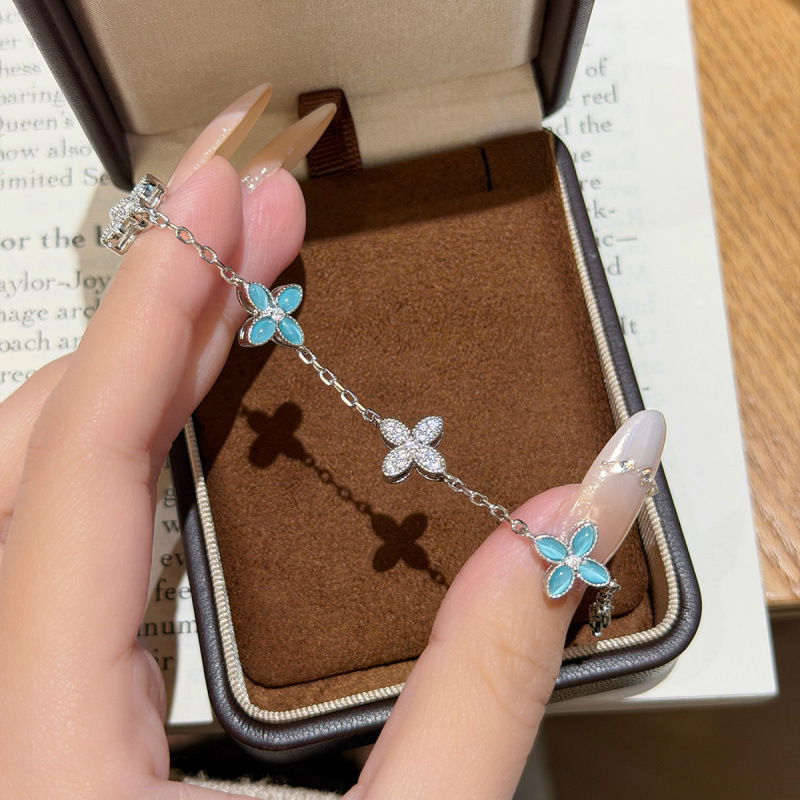 French-Style New Niche Design Aquamarine Bracelet for Women, Four-Leaf Clover Zircon Inlay, Light Luxury, High-End, Versatile, Stackable French-Style New Niche Design Aquamarine Bracelet for Women, Four-Leaf Clover Zircon Inlay, Light Luxury, High-End, Versatile, Stackable