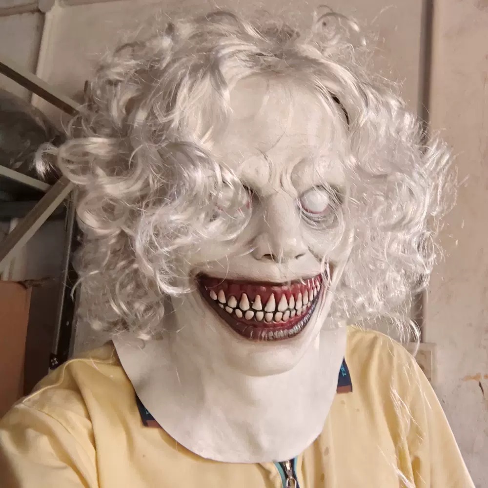 Máscara de exorcista Smile Ojos blancos Gada de diablo Nueva máscara de látex de terror COS de Halloween transfronteriza Spot