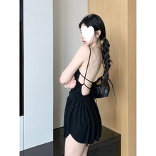 黑色露背系带V领芭蕾风短裙女夏装度假性感小众百褶吊带开叉裙裤