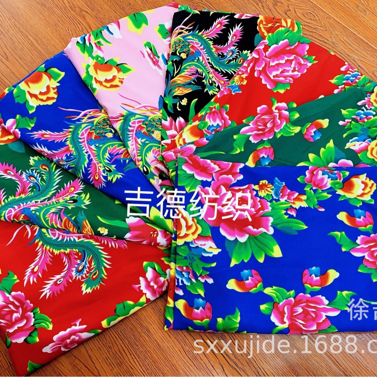 厂家供应涤纶东北大花布 舞台装演出服面料民族风桌椅餐厅装饰布
