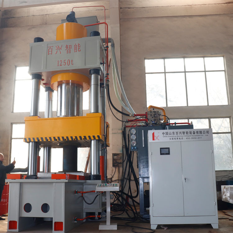 1250吨四柱液压机 带移动工作台液压机 钣金件冲压成型压力机