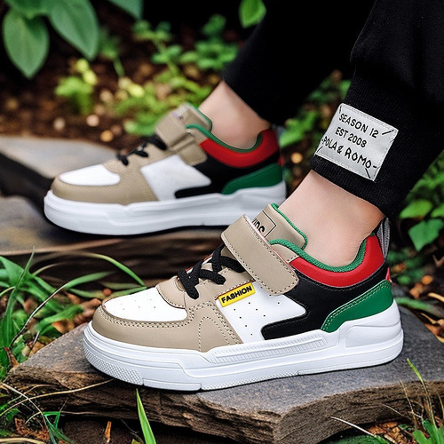 Children's shoes in spring and autumn, new girls 'shoes, low-cut leather and all-match, middle-aged and middle-aged boys' sports skateboarding shoes